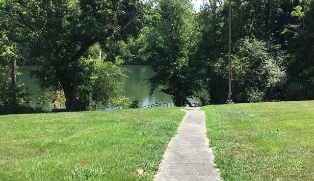 Riverfront Lodge