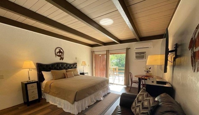 Riverfront Lodging River Room 20