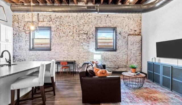 Riverfront Loft/Arch/Convention Center/Casino