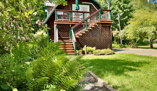 Riverfront Loft Retreat w/BBQ & Fire Pit
