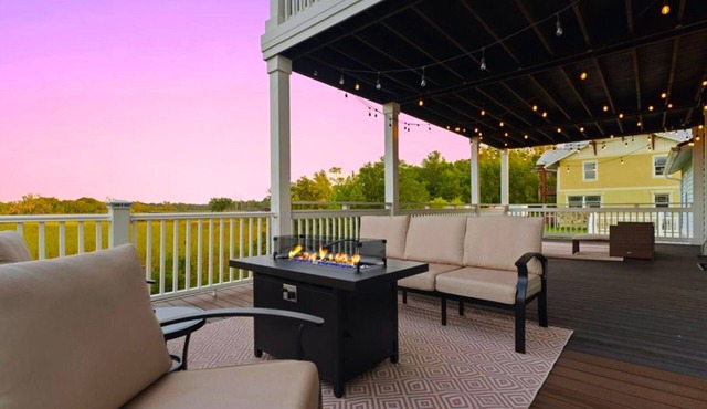 Riverfront Luxury - Gym, Game Room, Pet-Friendly