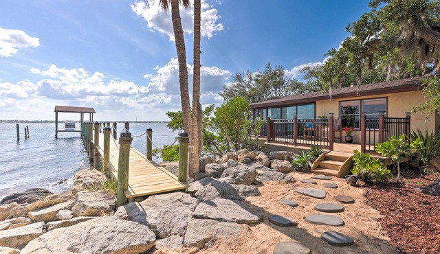 Riverfront Merritt Island Bungalow w/Dock & Deck