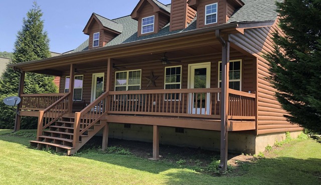 Riverfront Mountain Cabin with 2000’ of Trout River Fishing and Mountain Views