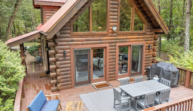 Riverfront Mountain Cabin/Lake Lure Getaway