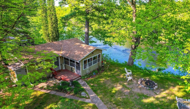 Riverfront Nature Getaway Near Downtown Pine City!