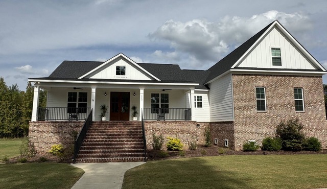 Riverfront Neighborhood Masters Rental