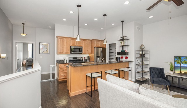 Riverfront Oasis: Beautiful Riverfront Townhome CLOSE to Notre Dame!