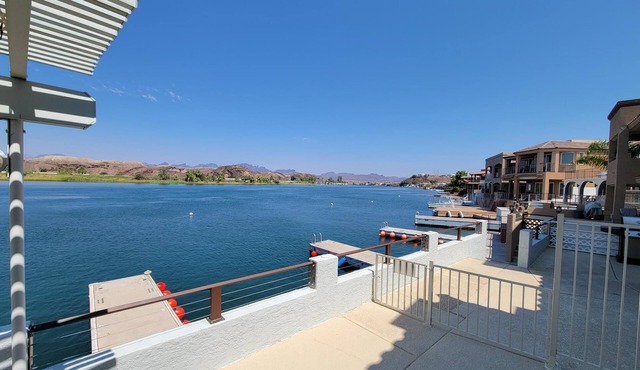 Riverfront Parker Home, 3/3 with 2 docks, Views!