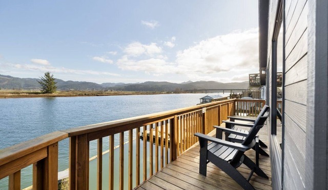 Riverfront Pet-Friendly Home with private Dock