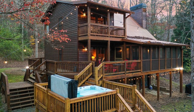 RiverFront - Pet Friendly - Paved Roads-Close to Vineyards and Downtown Ellijay!