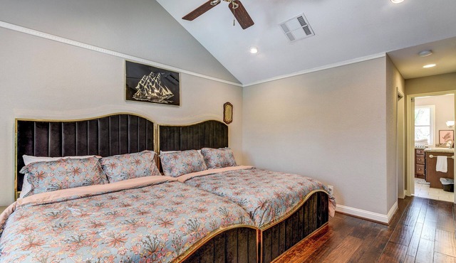 Riverfront, Pool, HotTub, BoatRamp, Deck, Sleeps16
