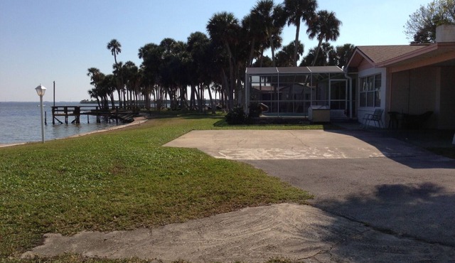 Riverfront Pool Home close to KSC and East Coast Beaches