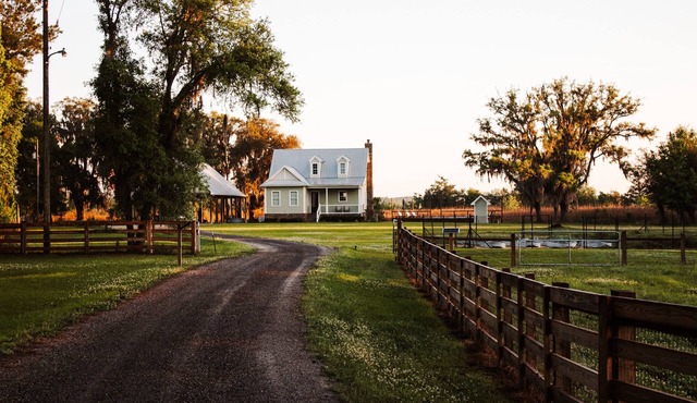 Riverfront Property - HOUSE & SUITE - Faith Based