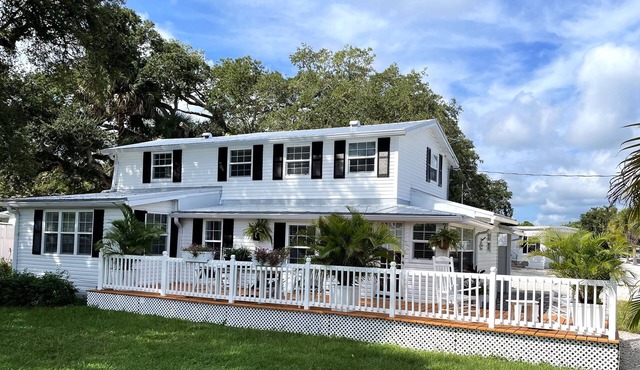 Riverfront Resort. Beautifully restored Historic 1910 House. 55+ Adult Park