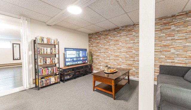 Riverfront Retreat - Large Family Cottage with Games Room, Hot Tub and Sauna