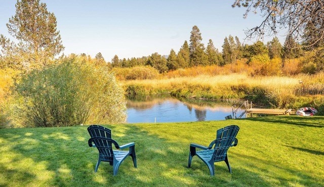 Riverfront Retreat/Hot Tub/Private Dock/Pet Friendly