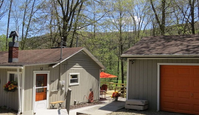 Riverfront retreat , kayak shuttle services