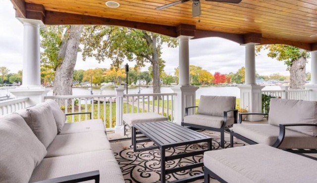 Riverfront Retreat on the Fox River