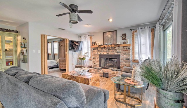 Riverfront Retreat w/Patio in Withlacoochee