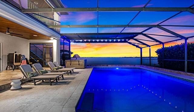 Riverfront Riviera Outdoor TV's/Hotub/Tanning Deck