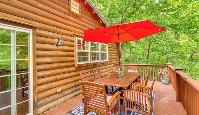 Riverfront Rutherfordton Retreat w/Fire Pit!