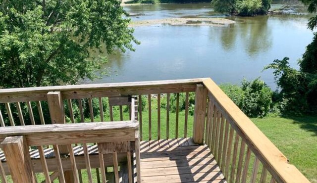 Riverfront/RW Waterpark/Kayak & Canoe/Fishing/Free WIFI/Comfy beds