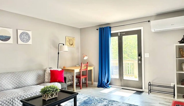 Riverfront/RW Waterpark/Kayak & Canoe/Fishing/Free WIFI/Comfy beds