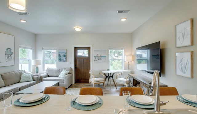 Riverfront Sheboygan Townhome w/Grill!