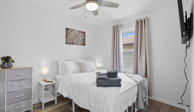 Riverfront Suite! Wi-Fi included!