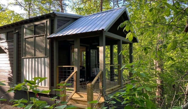 Riverfront Tiny Home | Near Downtown & State Parks