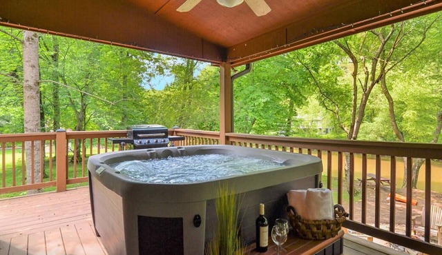 RIVERFRONT+ Tubing + Hot Tub + Downtown + Wineries