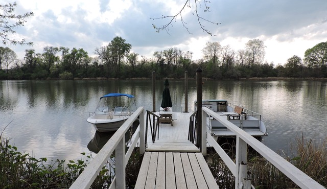 Riverfront Vacation Retreat Augusta 5 STAR