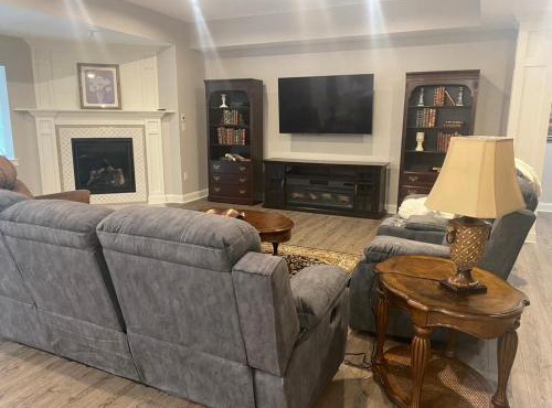 RiverFront Villa- Sleeps 11