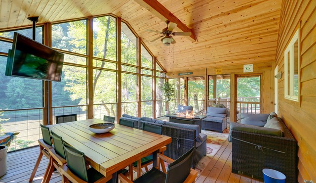 Riverfront West Virginia Cabin w/Screened-In Deck