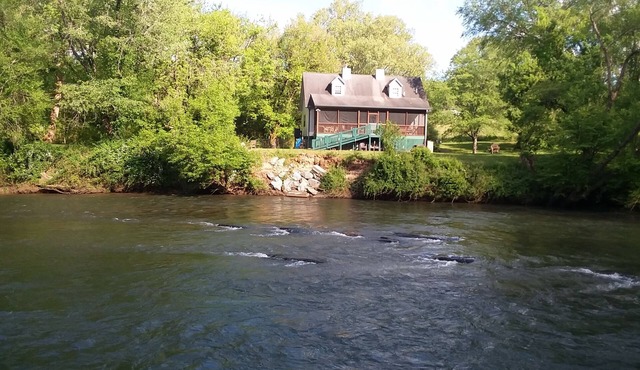 RiverFront, WI-FI/Cell, Pet Friendly, Folk School