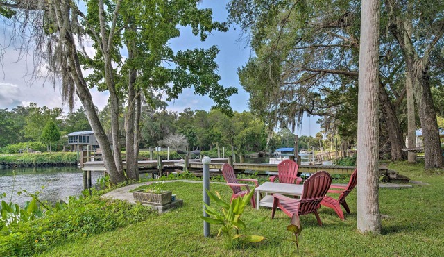 Riverfront Yankeetown Getaway w/ Boat Dock!