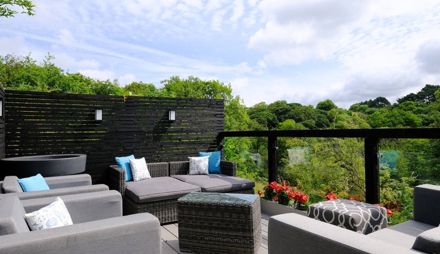 RIVERGARTH, pet friendly, luxury holiday cottage in Malpas, Cornwall