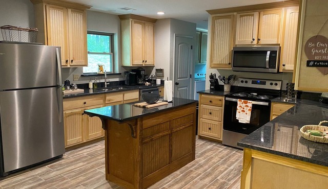 Riverglen Estate ~ Private Family-Owned 45a w/Cabin, River, Bluffs, Walk Trails