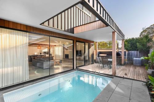 Riverhaus Luxe Barwon Heads Retreat with Pool