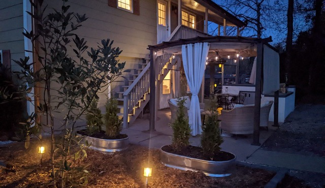 “Riverhouse Escape w/Dock, Kayak + Fire Pit”