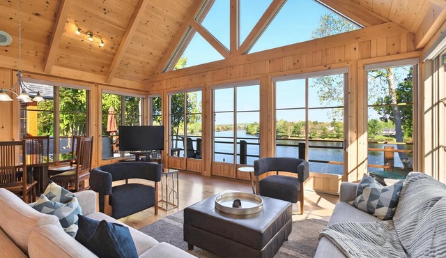 Riverlight Retreat — a cozy riverfront cottage in Browns Yard.