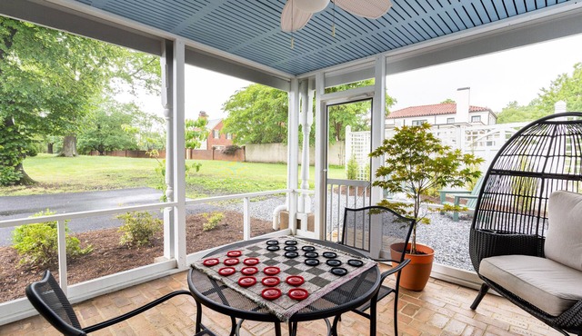 Rivermont Carriage House/1.5 acre Estate/Pets