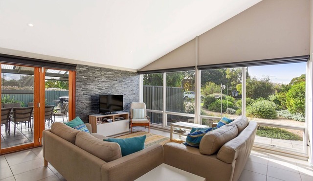 Riverport Retreat - Pet Friendly, close to the river, free Wifi + linen included