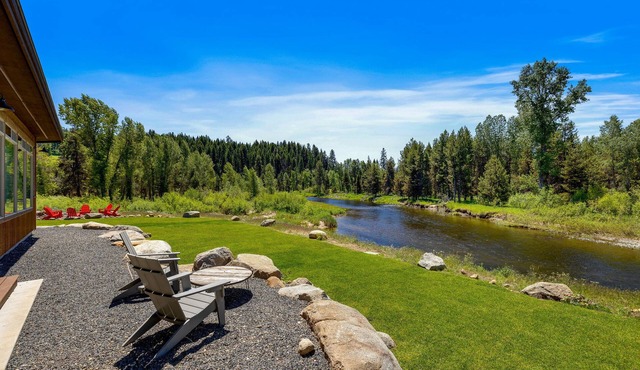 Rivers Bend - Riverfront - Clubhouse w/gym, sauna, pool, hot tub