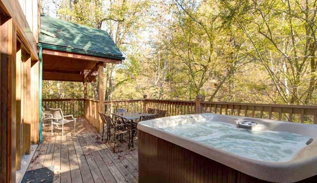 Rivers Edge, 3 Bedrooms, Sleeps 8, On Stocked Stream, Hot Tub, Grill