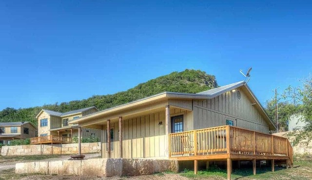River’s Edge Cabin #1 at Oasis Resort