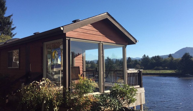 Rivers Edge Cottage on the Oregon Coast