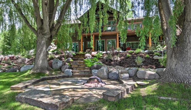 Rivers Edge Mtn Home Private Hot Tub and Views