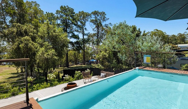 Rivers Edge Oasis -Karuah, Infinity Pool and Private Cinema room