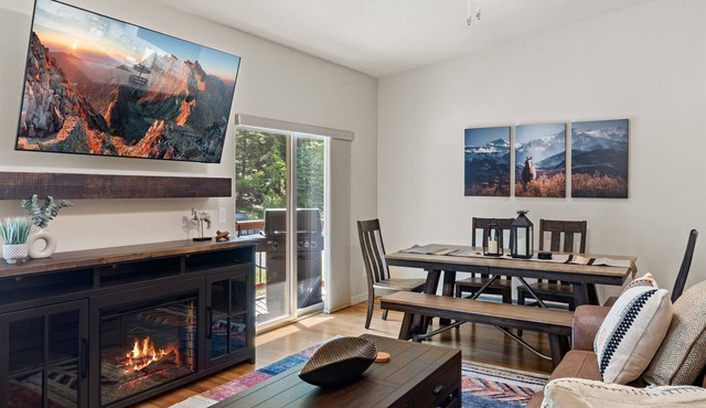Rivers Edge Retreat | In-Town Townhouse | Sleeps 6